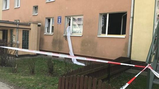 Wybuch i pożar w bloku przy ul. Hallera w Świdniku Wybuch i pożar w bloku przy ul. Hallera w Świdniku