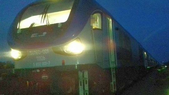 Wagram. Pociąg pośpieszny uderzył w przyczepkę samochodu