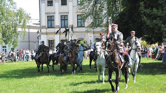 Wszyscy staramy się być lokalnie zakotwiczeni w historii Wszyscy staramy się być lokalnie zakotwiczeni w historii