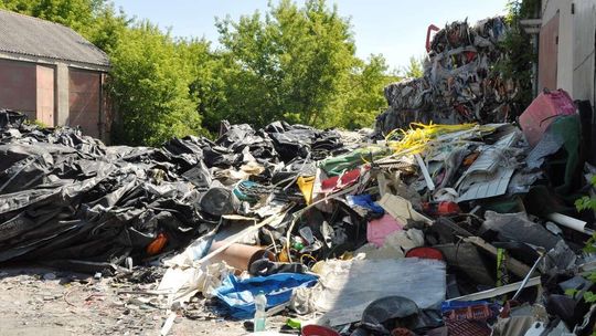 Nielegalne składowisko odpadów we Włodawie
