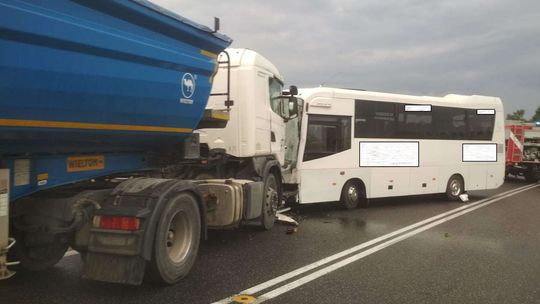 Wypadek autokaru wiozącego dzieci z woj. lubelskiego na wycieczkę szkolną