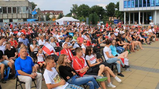 Puławscy kibice zebrali się w centrum miasta