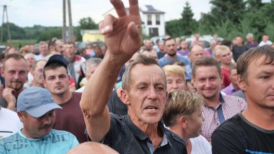 Tłum rolników na spotkaniu w Bobach Tłum rolników na spotkaniu w Bobach