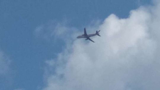 Rządowy embraer nad lotniskiem Lublin Rządowy embraer nad lotniskiem Lublin