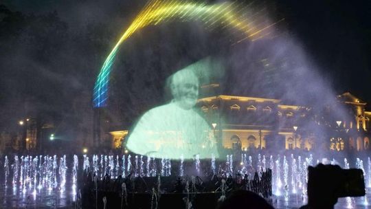 Pokazy fontanny na placu Litewskim w Lublinie: Nowe widowisko pt. Anioły lubelskie