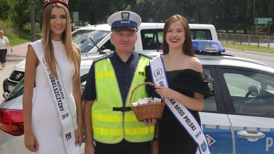 Lublin: Misski razem z policjantami rozdawały alkomaty kierowcom