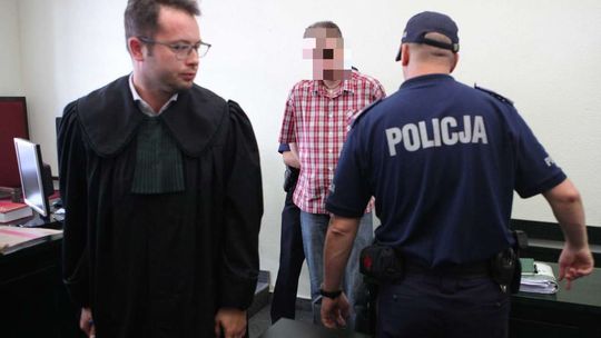 Paralizatorem w zatrzymanych. Byli policjanci przed sądem