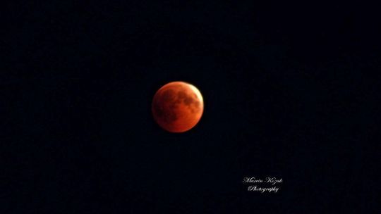 Zaćmienie Księżyca i widok Marsa. Zdjęcia naszych Czytelników