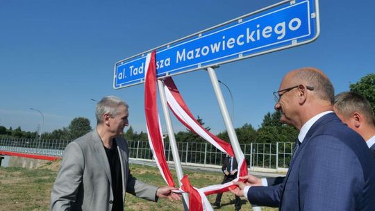 Odsłonięcie tablicy al. Tadeusza Mazowieckiego