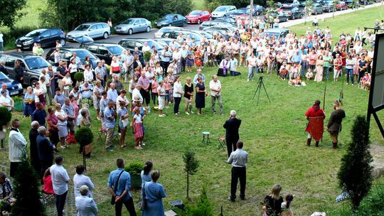 Uroczystości w Kęble k. Wąwolnicy