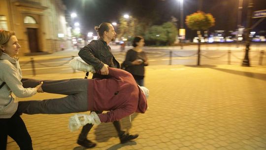 Open City 2018. Człowiek na gzymsie