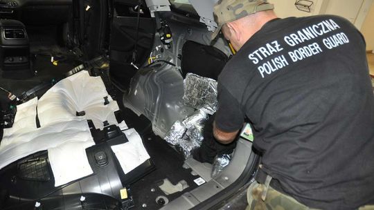 Rosjanie wieźli haszysz warty miliony złotych Rosjanie wieźli haszysz warty miliony złotych
