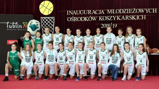 Inauguracja Młodzieżowych Ośrodków Koszykarskich w zespole szkół przy ul. Radzyńskiej Inauguracja Młodzieżowych Ośrodków Koszykarskich w zespole szkół przy ul. Radzyńskiej