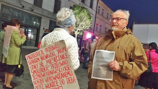 Działacze KOD uczcili w Lublinie pamięć Piotra Szczęsnego