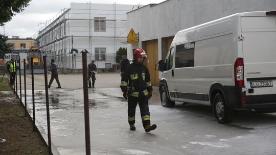 Ćwiczenia na terenie aresztu śledczego 