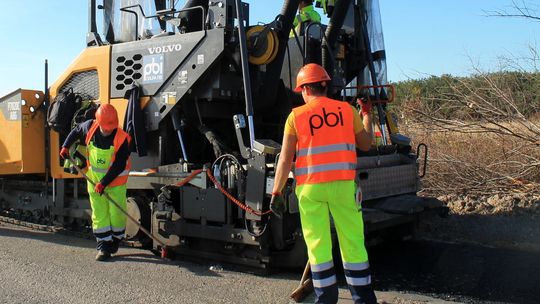 Przebudowują drogę do węzła Końskowola