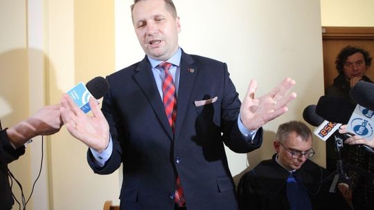 Wojewoda Przemysław Czarnek przed sądem za słowa o marszu równości 