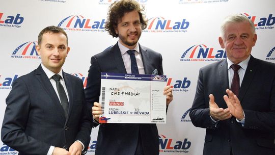 Dyrektor Artur Habza, Piotr Marek (CMS4MEDIA) oraz Marszałek Sosnowski