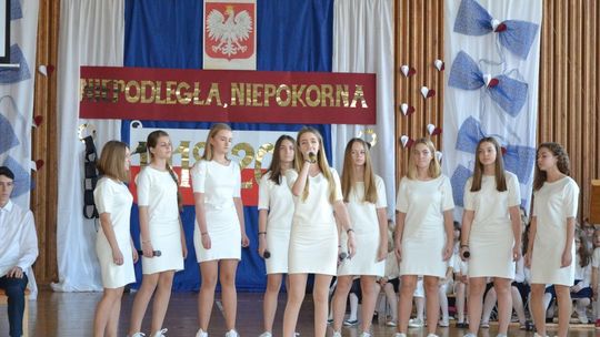 Uczniowie SP nr 5 świętowali 100. rocznicę odzyskania niepodległości