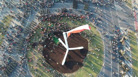 Odsłonięcie Masztu Niepodległości