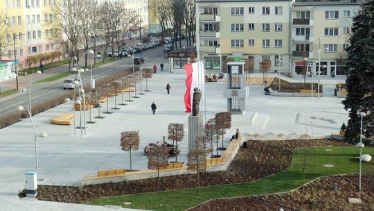 Świdnicki plac Konstytucji 3 Maja po remoncie Świdnicki plac Konstytucji 3 Maja po remoncie
