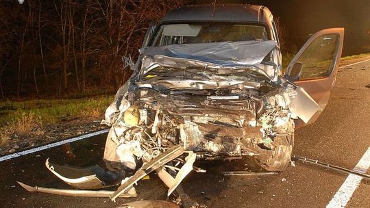 Niewęgłosz: Zderzenie aut. Zginęły dwie osoby