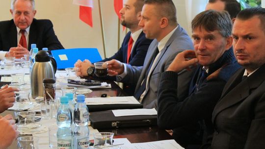 Kurów: Pierwsza sesja nowej kadencji, zaprzysiężenie wójta