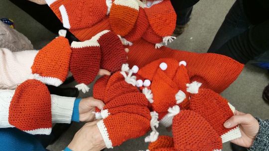 Bombardowanie włóczką - ozdoby świąteczne Bombardowanie włóczką - ozdoby świąteczne