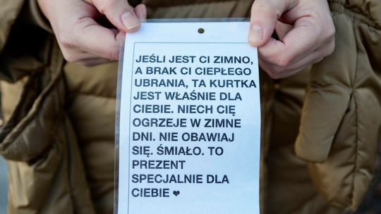 Cieple kurtki dla potrzebujacych