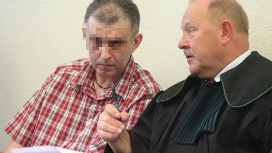 Policjanci razili prądem mężczyznę. Sąd bezwzględny