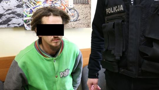 Podawał się za pracownika prokuratury i wyłudzał pieniądze