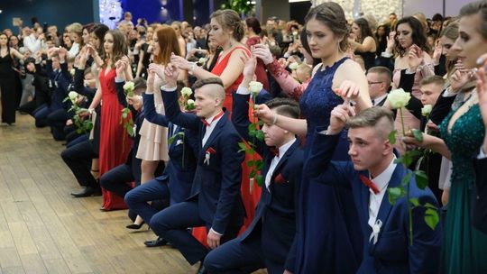 Studniówka 2019: Bal maturzystów Zespołu Szkół nr 1 im. W. Grabskiego w hotelu In Between