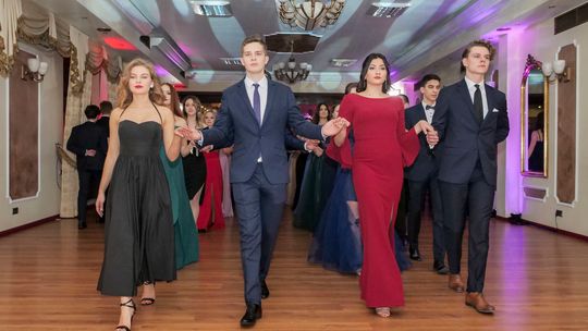 Studniówka Prywatnego Liceum im. Królowej Jadwigi w Lublinie Studniówka Prywatnego Liceum im. Królowej Jadwigi w Lublinie