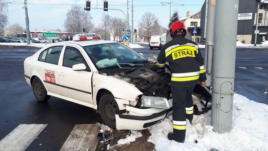 Kolizja na skrzyżowaniu ulicy Roztocze z aleją Kraśnicką