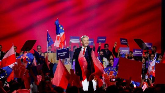 Konwencja założycielska partii Wiosna Roberta Biedronia Konwencja założycielska partii Wiosna Roberta Biedronia