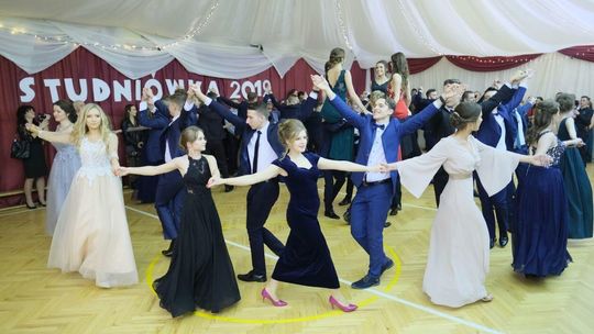 Studniówka 2019: Bal maturzystów XXI Liceum Ogólnokształcącego im. św. Stanisława Kostki