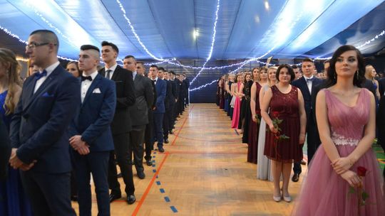 Studniówka w Zespole Szkół nr 2 im. Księcia Pawła Karola Sanguszki w Lubartowie Studniówka w Zespole Szkół nr 2 im. Księcia Pawła Karola Sanguszki w Lubartowie