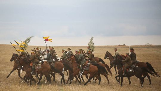 Bolszewicy ruszyli na Polskę Bolszewicy ruszyli na Polskę