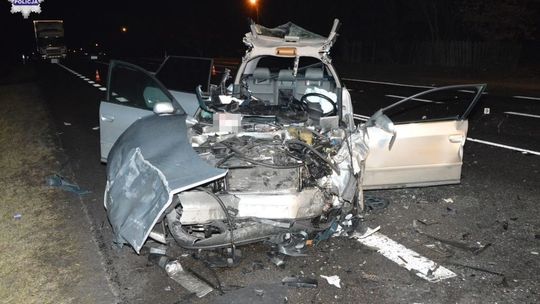 Wypadek w m. Podkrasne. Czołowe zderzenie aut