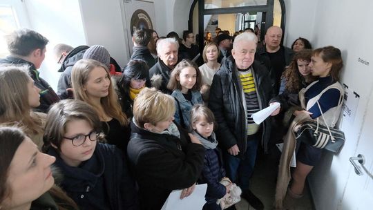 Niedzielny casting dla statystów do filmu pt. Zieja