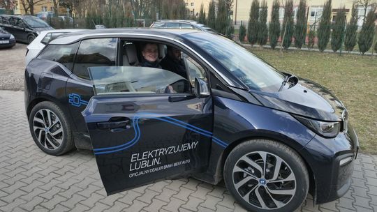 Strażnicy miejscy testują elektryczne BMW