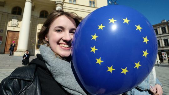 Akcja KOD: cała Polska śpiewa Odę do Radości - hymn UE