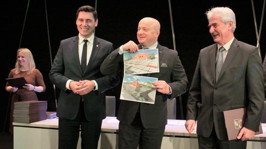 Podpisanie umów na rewitalizację w Urzędzie Marszałkowskim