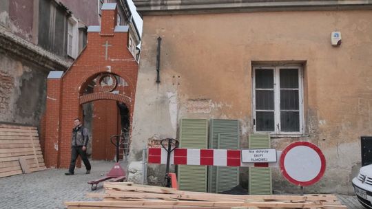 Budowa scenografii na Starym Mieście 