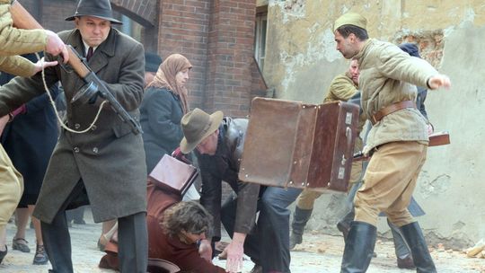 Ekipa filmu pt. Zieja w reżyserii Roberta Glińskiego pracowała na ul Złotej Ekipa filmu pt. Zieja w reżyserii Roberta Glińskiego pracowała na ul Złotej