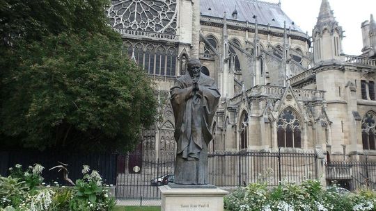 Katedra Notre Dame przed pożarem