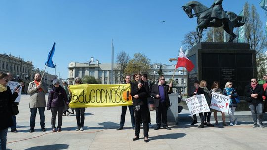 Manifestację nauczycieli w Lublinie poparli też uczniowie