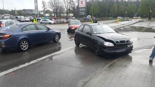 Kraśnik: Zderzenie samochodów na ul. Słowackiego Kraśnik: Zderzenie samochodów na ul. Słowackiego