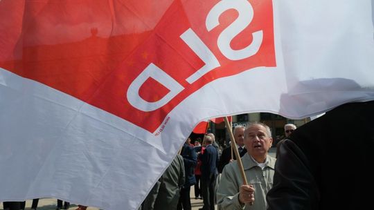 Zamiast pochodu: Lewica świętuje 1 Maja na pl. Litewskim