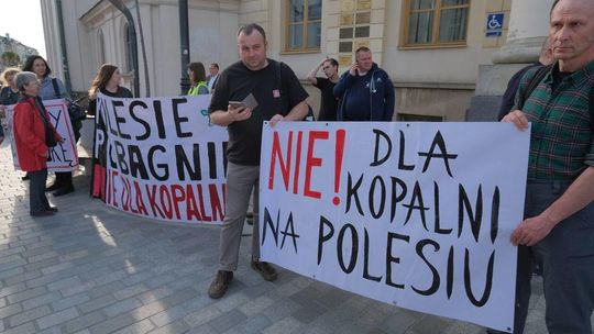 Pikieta przeciwko budowie nowych kopalni w woj. lubelskim Pikieta przeciwko budowie nowych kopalni w woj. lubelskim